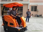 柳州市物流園區用大型電動駕駛式掃地機廠家直銷